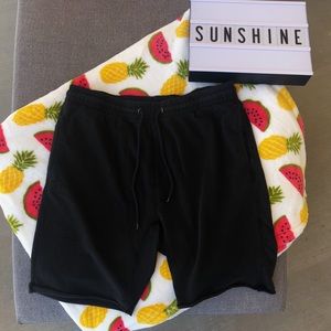 URBAN OUTFITTERS BLACK SWEATSHORTS